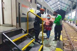 KAI Daop Jember tolak 1.410 penumpang tidak penuhi syarat
