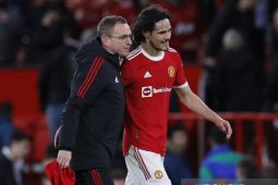 Rangnick minta Edinson Cavani bertahan di Manchester United