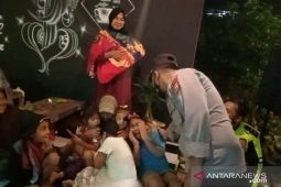 Polres Mukomuko gelar vaksinasi di warung kopi