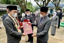Puluhan PNS Kantor Kemenag Balangan terima satya lencana