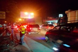 Polres Tebing Tinggi alihkan arus balik mudik yang padat