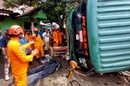 Dua pengendara motor meninggal tergencet truk tanki BBM di Cilacap