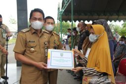 Ratusan kulkas diberikan Pemda untuk menunjang UMKM di Balangan