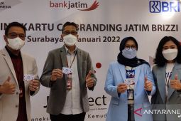BRI dan Bank Jatim kolaborasi luncurkan kartu Co-Branding  "JATIM BRIZZI"