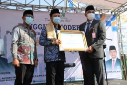 Kemenag beri penghargaan Bupati Tangerang Ahmed Zaki atas kontribusi layani umat