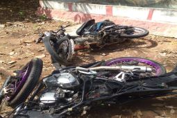 Dua sepeda motor tabrakan satu orang tewas, dua luka berat