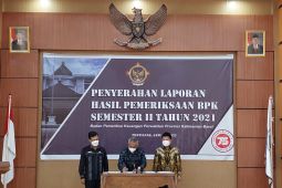 BPK RI serahkan Laporan Hasil Pemeriksaan ke Bupati Sambas