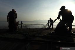 Masyarakat pesisir diminta waspada potensi gelombang tinggi 15-17 Maret