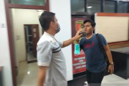 KPK periksa orang dekat mantan Gubernur Jambi Zumi Zola