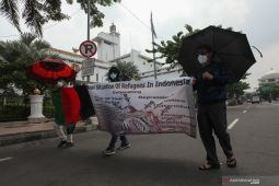 Unjuk Rasa Pengungsi Afganistan di Surabaya