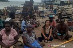 Terjangan banjir rob akibatkan tiga kampung di Distrik Amar rusak parah
