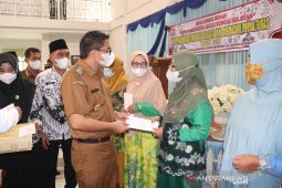 81 anggota PGRI HSS purna tugas di wilayah satu terima santunan