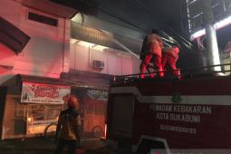 Rumah makan di pusat keramaian Kota Sukabumi kebakaran