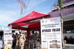 Pemkot Madiun gelar operasi pasar minyak goreng dan bahan kebutuhan pokok