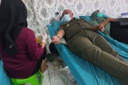 Penuhi stok darah PMI, Satpol PP Purwakarta gelar donor darah massal
