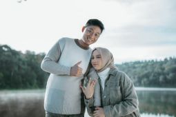 Youtuber Doni Salmanan hadiahi istri dengan video klip dan Porsche Rp4 miliar