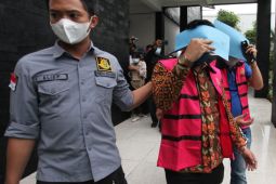 Empat tersangka korupsi kredit macet Bank Mandiri Surabaya ditahan