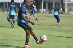 Victor Igbonefo minta Persib waspadai Bali United