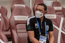 Arema pimpin klasemen