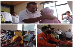 Peduli keluarga korban Kapal KM Mila yang hilang, Wali Kota Sibolga serahkan bantuan