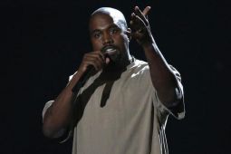 Akun Twitter dan Instagram rapper Kanye West diblokir sementara, dituduh anti-semit