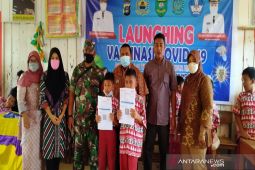 Camat tinjau pelaksanaan vaksinasi anak di Puncak Sorik Marapi