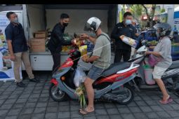 Operasi pasar minyak goreng di Pasar Kreneng