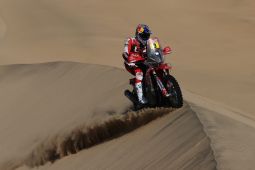 Reli Dakar: Al-Attiyah dan Sunderland tinggal selangkah menuju juara