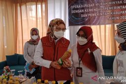 Pemkab Purwakarta siapkan 7.200 liter minyak goreng untuk operasi pasar