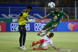 Persebaya menang tipis atas PSM  2-1