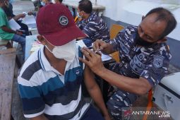 Lantamal IX intensif laksanakan vaksinasi di Maluku Tengah, dorong target capaian