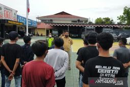 Terjaring razia balapan liar, sejumlah pemuda Barabai divaksin