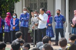 Eri Cahyadi beri semangat dan motivasi pelajar SMA Negeri 21 Surabaya