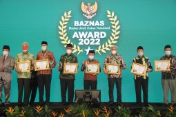 Gubernur Jambi terima penghargaan BAZNAS award 2022