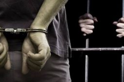 Pecatan polisi nekad telan dua paket sabu saat ditangkap