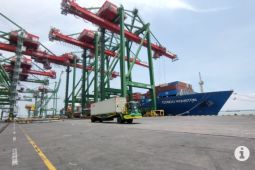 Kunjungan kapal peti kemas di Teluk Lamong meningkat 20 persen pada 2021