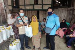 YBM PLN UP3 Bima salurkan bantuan untuk kaum dhuafa