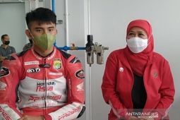 Khofifah minta doa dan dukungan untuk Mario Aji pada balapan Moto3