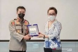 Ungkap peredaran uang palsu, Kapolsek Cileungsi terima penghargaan dari BI