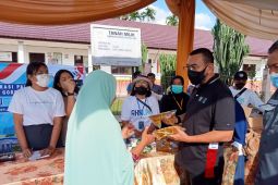BUMN bagikan 1.100 paket sembako di Jambi