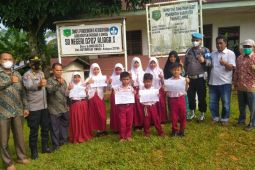 Kasubbag Dal Ops Polres Palas monitoring Vaksinasi anak di SDN 0707 Aliaga Satu