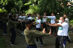Staf ketertiban kelurahan se-Surabaya dilatih jadi pelayan publik humanis