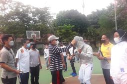 Pengurus Cabor anggar dan panjat tebing terima bantuan peralatan