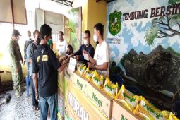 Harga minyak goreng di pasar tradisional Medan masih di  atas Rp14.000