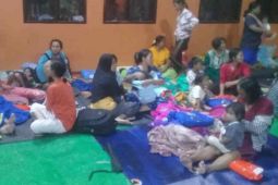 Warga terdampak banjir dievakuasi BPBD Kabupaten Cirebon