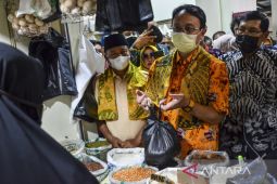 Wamen Perdagangan resmikan pasar rakyat