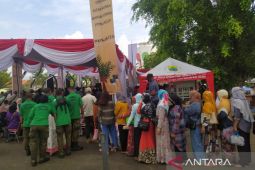 Kementerian BUMN  bersama Pemkab Cianjur gelar operasi pasar minyak goreng