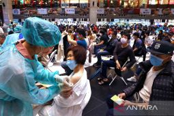 Taiwan laporkan 57.216 positif COVID-19 dalam sehari