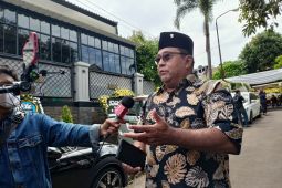 Rano Karno hingga Widyawati datangi rumah duka Maura Mayong