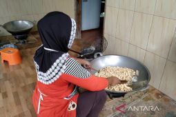 Pelaku UMKM di Belitung sambut baik kebijakan minyak goreng satu harga